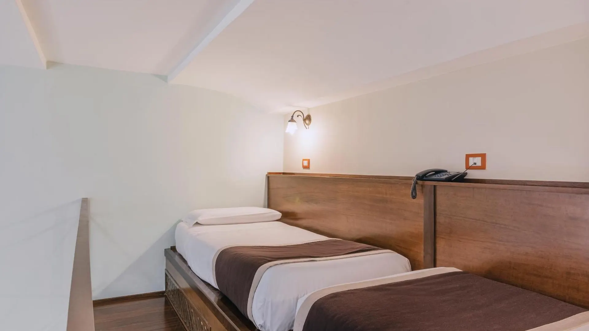Hotel Il Convento Naples 3*,