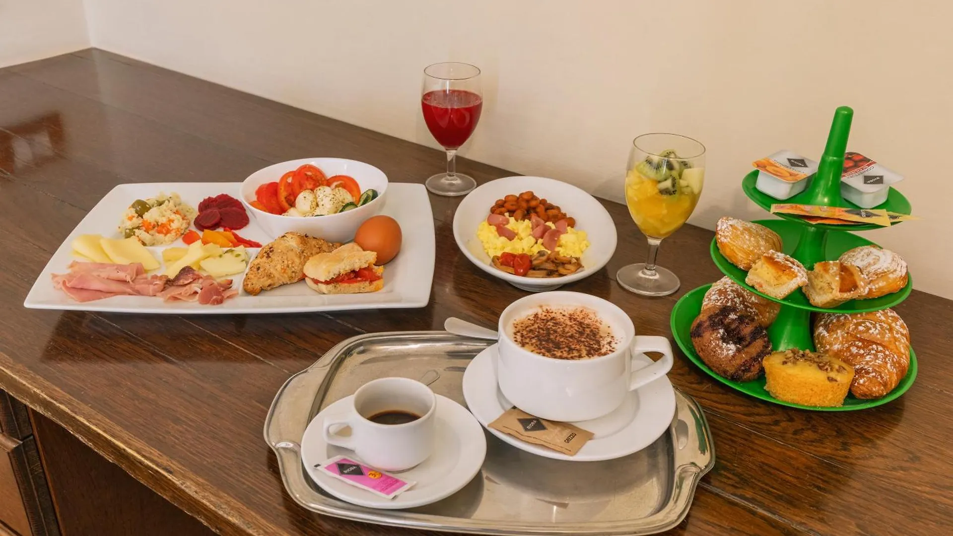 ***  Hotel Il Convento Naples Italy