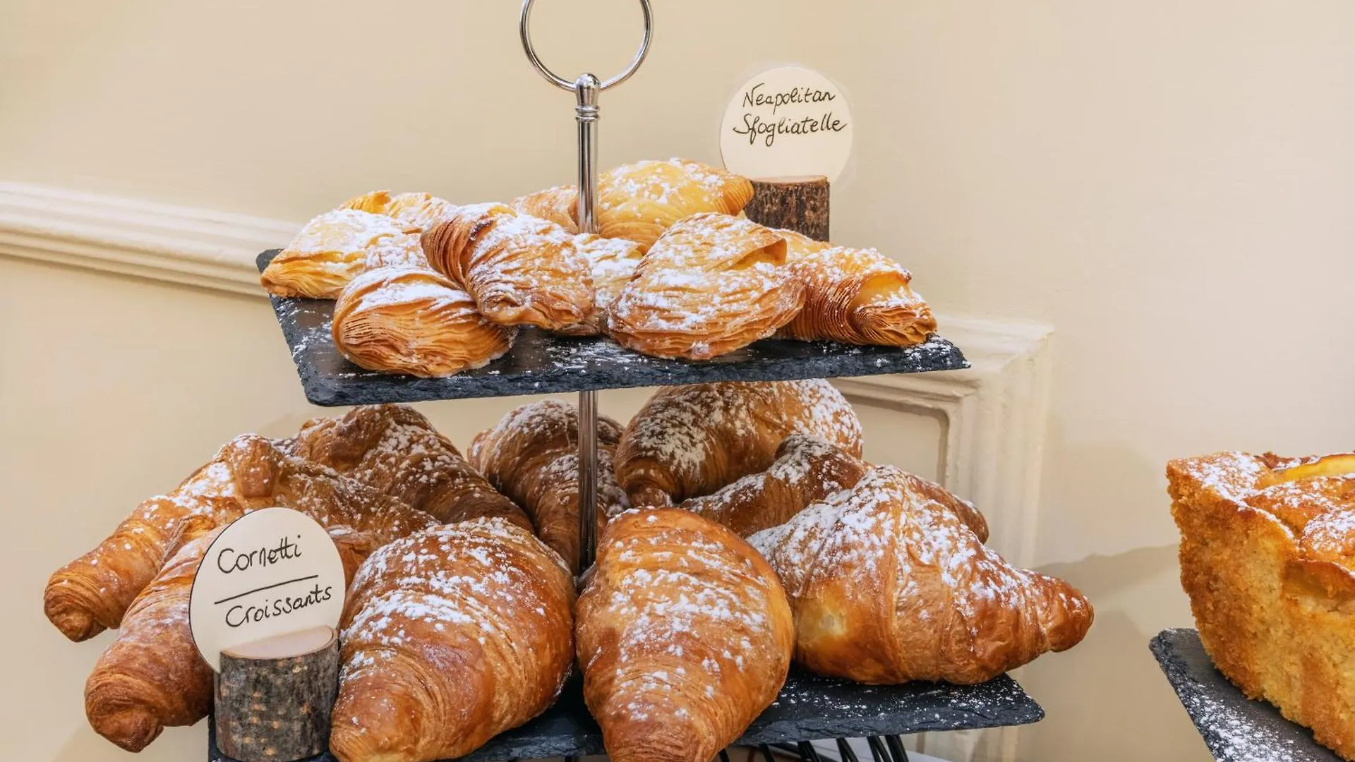 Hotel Il Convento Naples 3*,  Italy