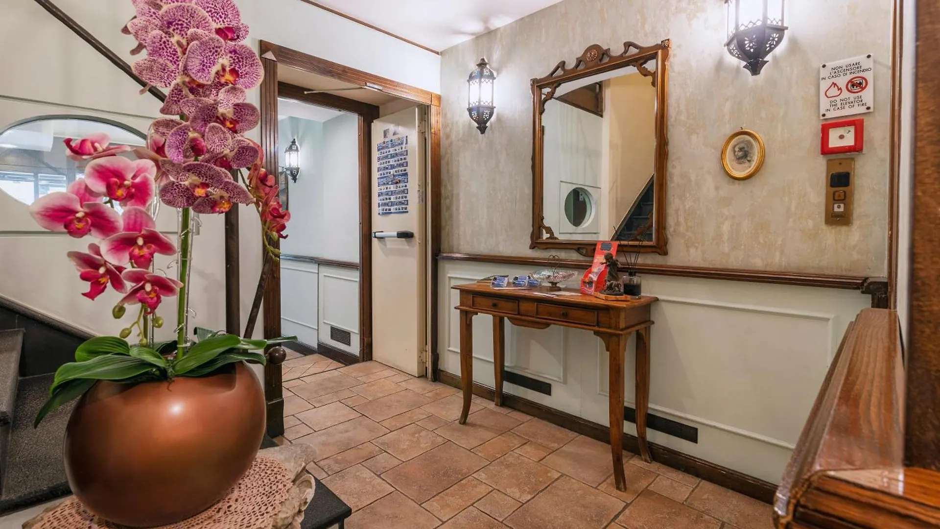 Hotel Il Convento Naples 3*,