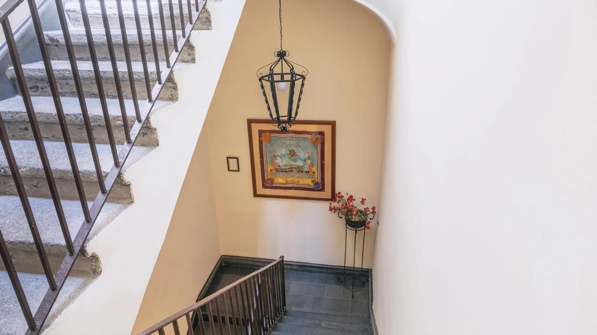 Hotel Il Convento Naples 3*,  Italy